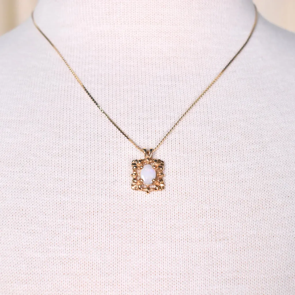 14K Moonstone Pendant Necklace