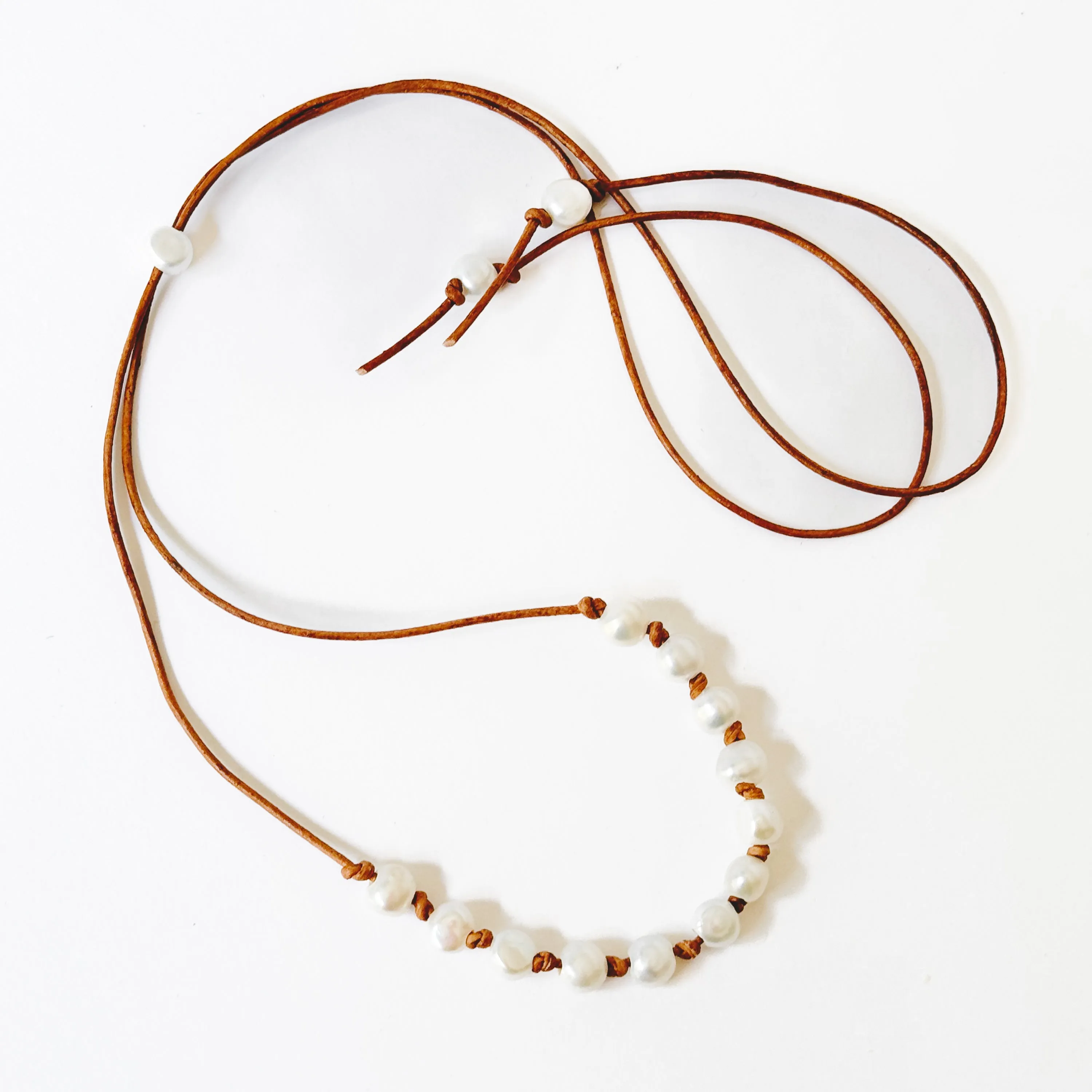 Adjustable Pearl and Leather Cord Necklace - WS