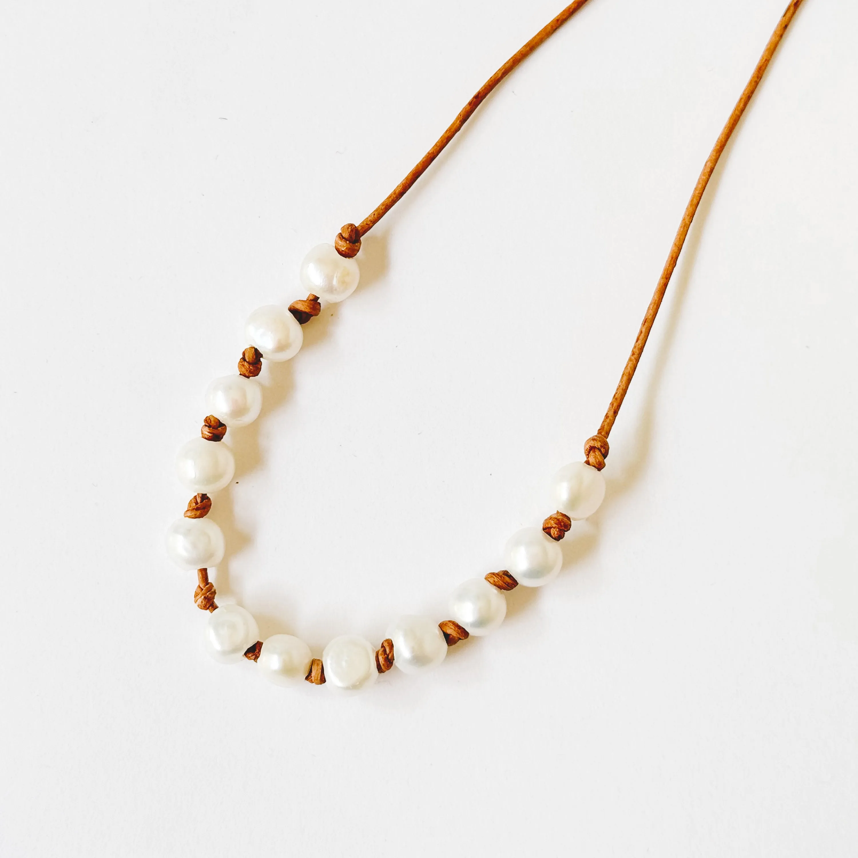 Adjustable Pearl and Leather Cord Necklace - WS