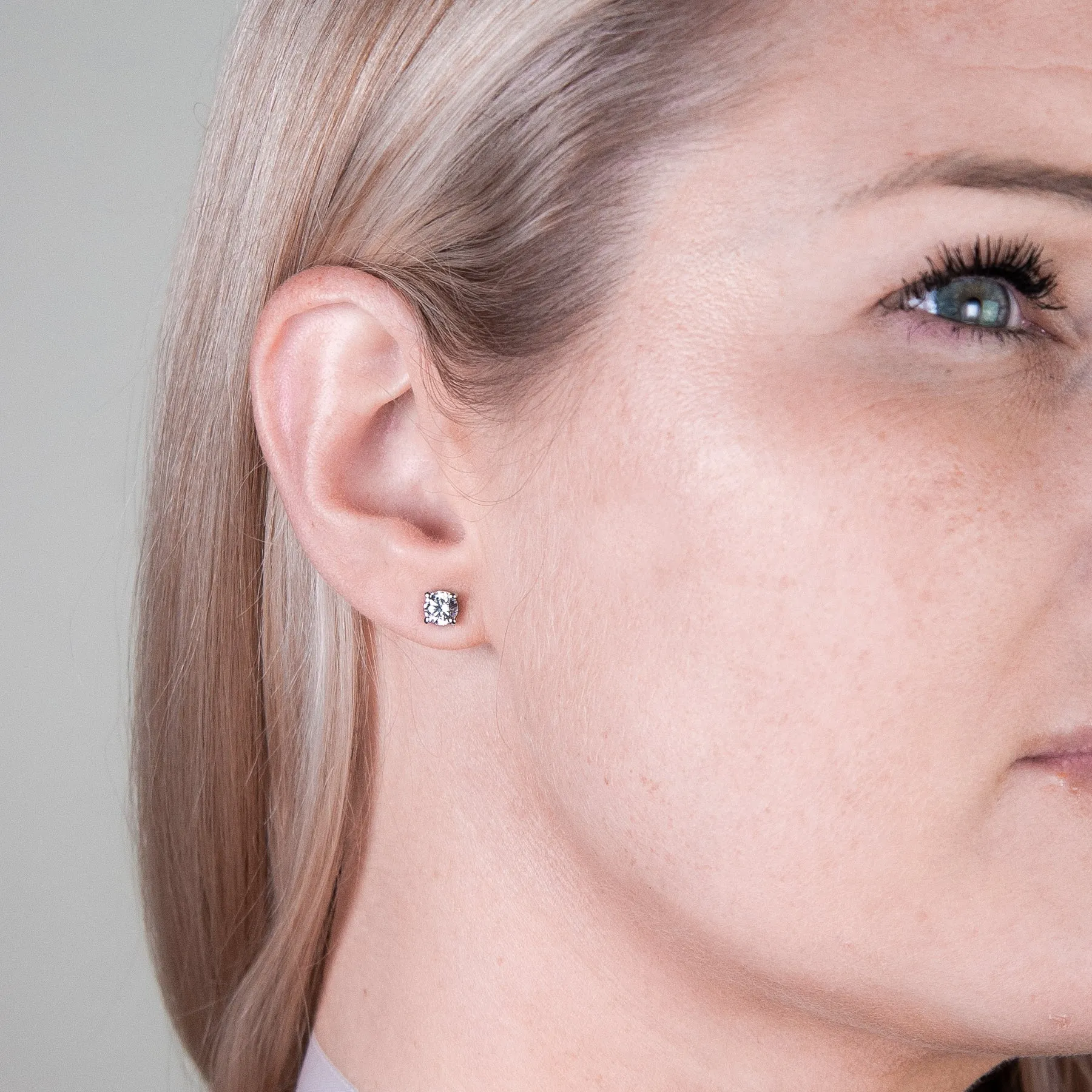 AURE 15D - Studs Brilliant 1,00 i rödguld