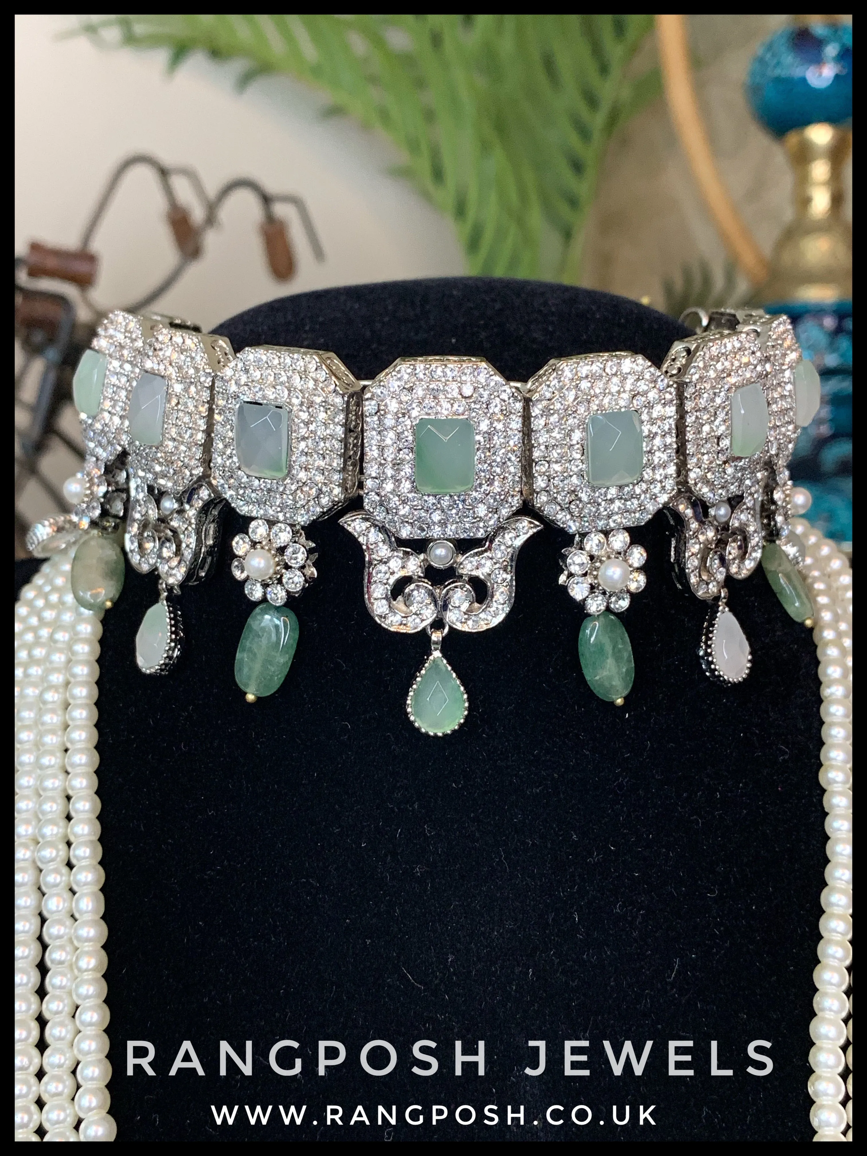 Meesam choker set
