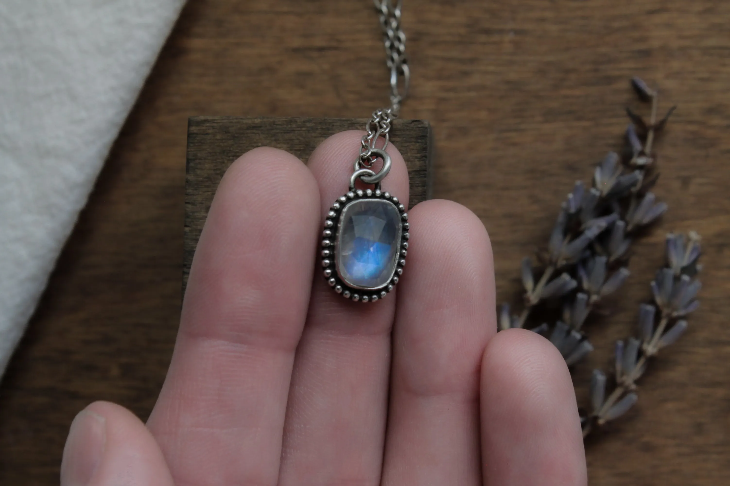 Moonbeam Necklace | Rainbow Moonstone