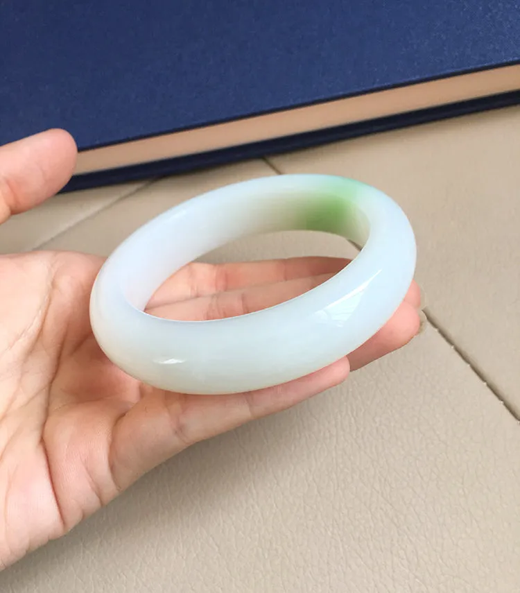 Natural Jade Bangle Nephrite Bangle Internal Diameter 59mm NBE036