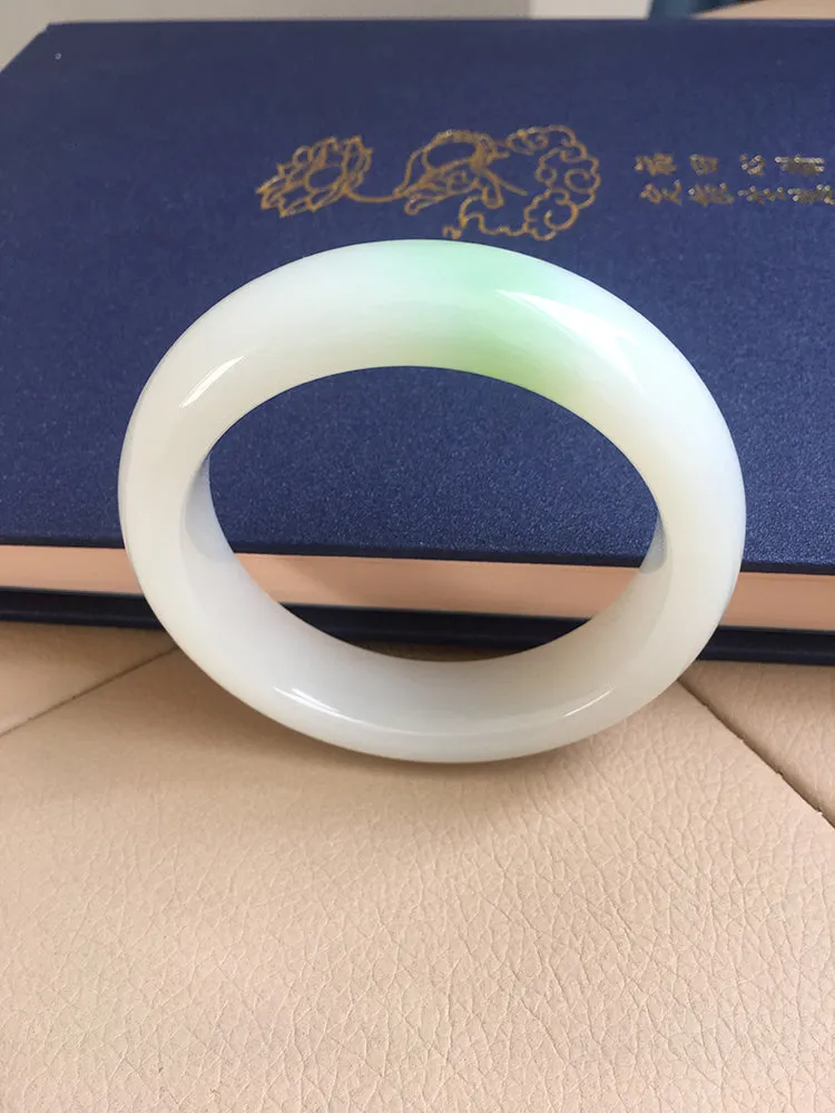 Natural Jade Bangle Nephrite Bangle Internal Diameter 59mm NBE036