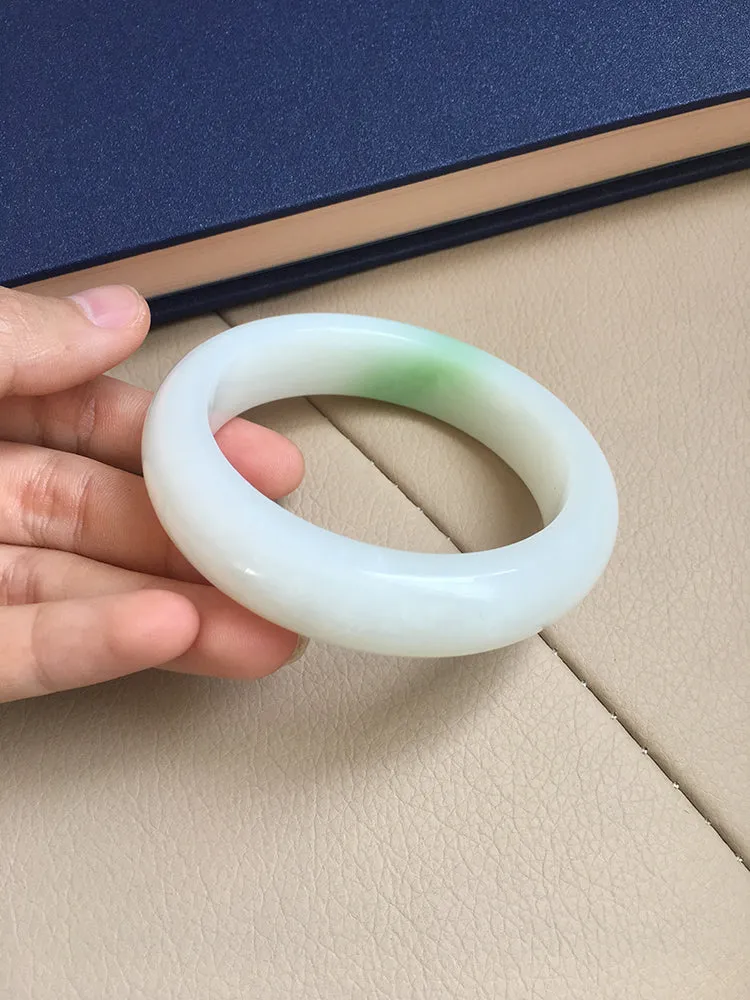 Natural Jade Bangle Nephrite Bangle Internal Diameter 59mm NBE036