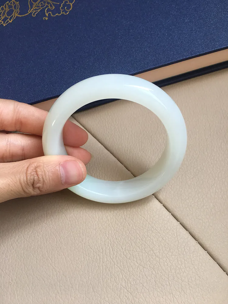 Natural Jade Bangle Nephrite Bangle Internal Diameter 59mm NBE036