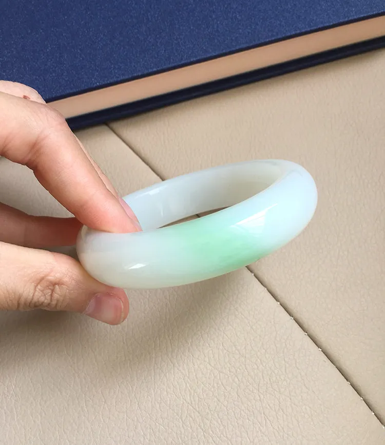 Natural Jade Bangle Nephrite Bangle Internal Diameter 59mm NBE036