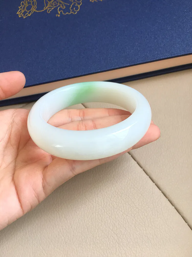 Natural Jade Bangle Nephrite Bangle Internal Diameter 59mm NBE036