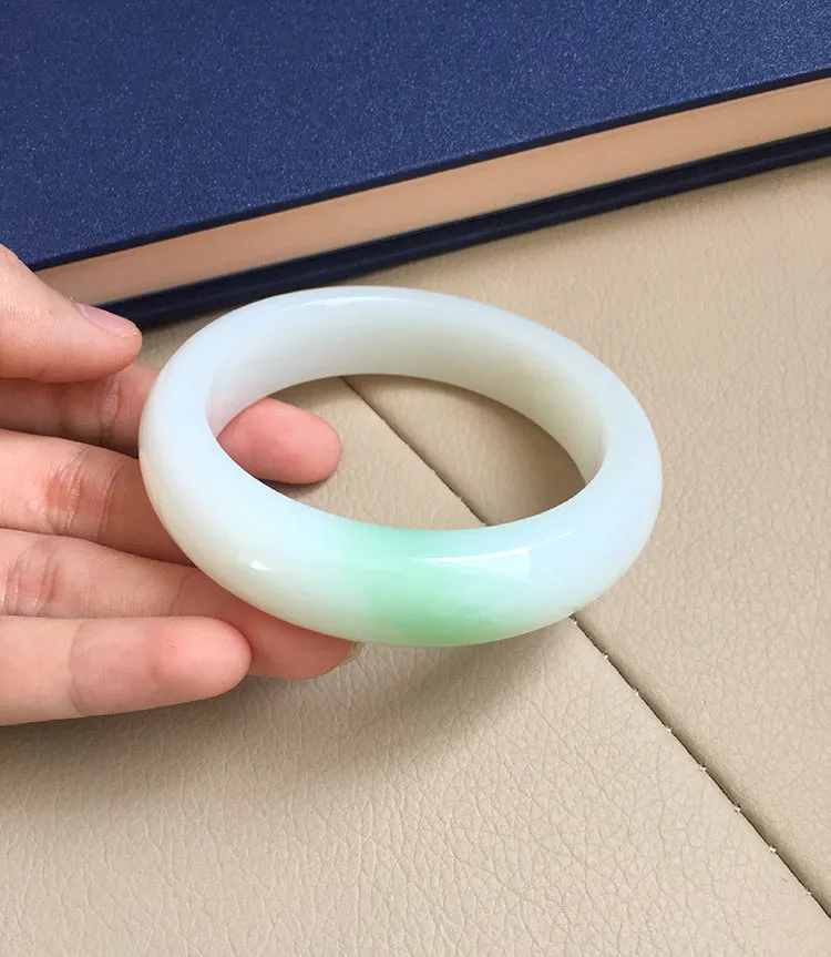 Natural Jade Bangle Nephrite Bangle Internal Diameter 59mm NBE036