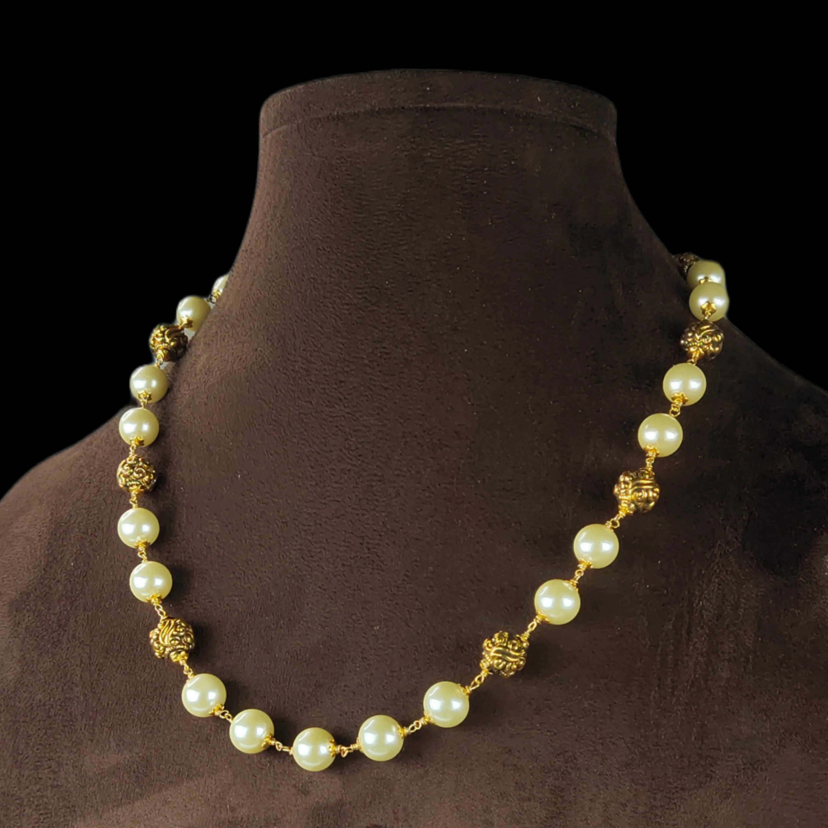 Pearl & Nakshi Beads
Mala By Asp Fashion Jewellery