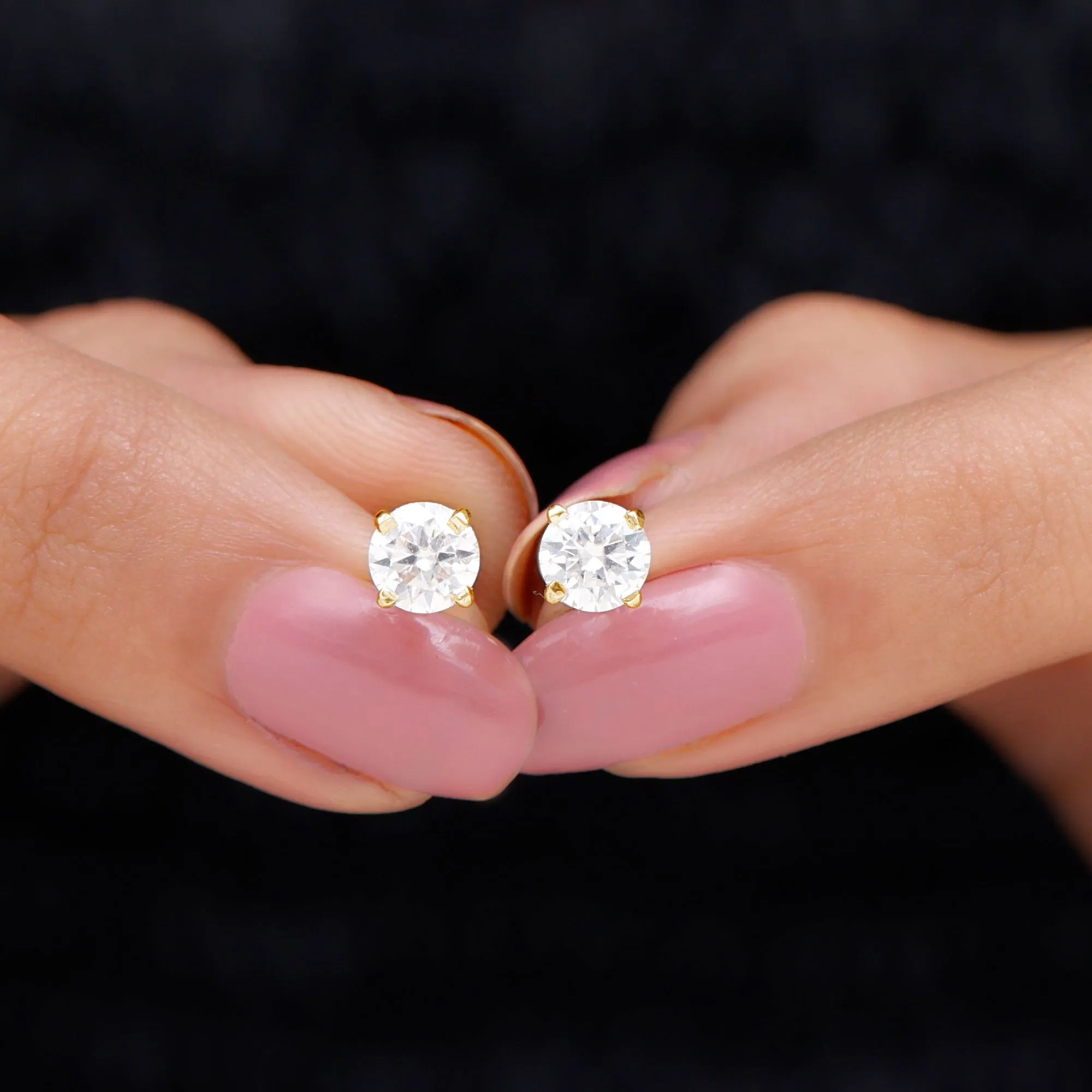 Round Shape Moissanite Solitaire Stud Earrings