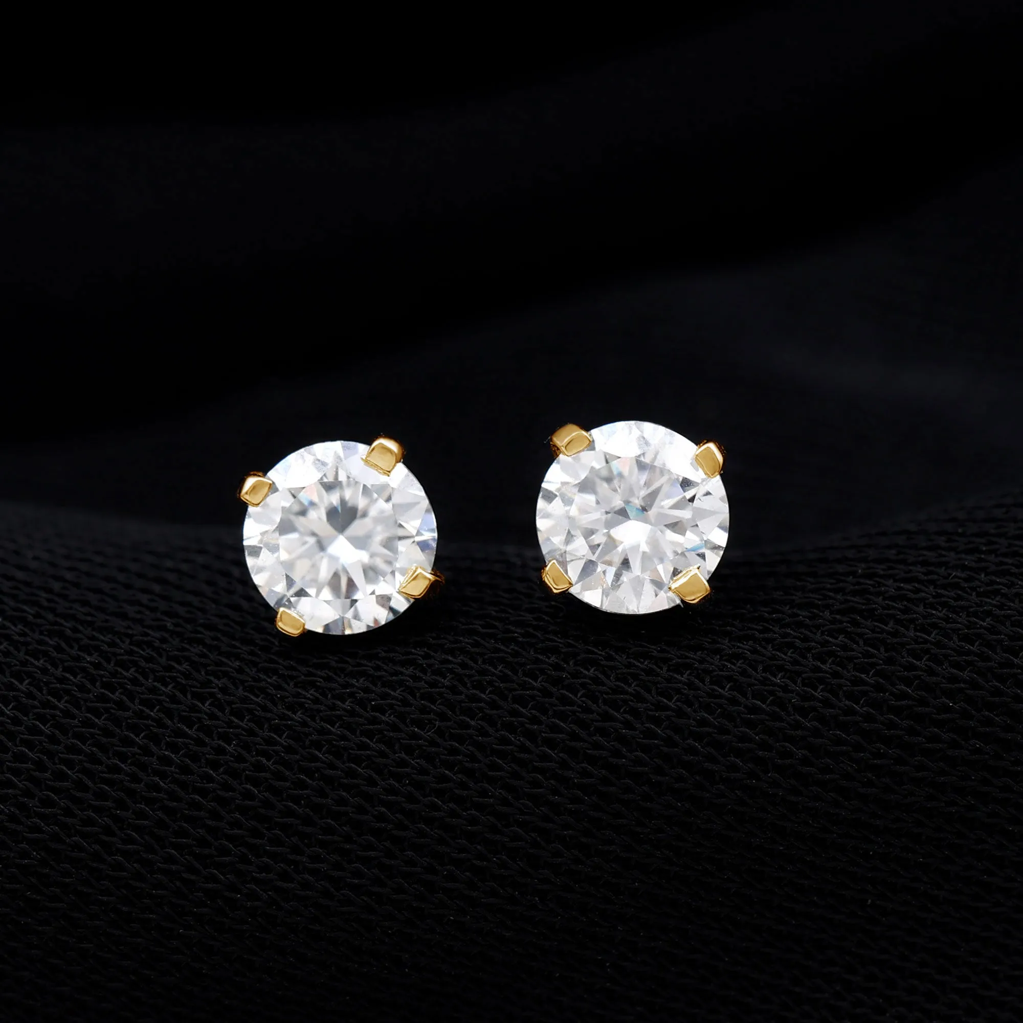 Round Shape Moissanite Solitaire Stud Earrings