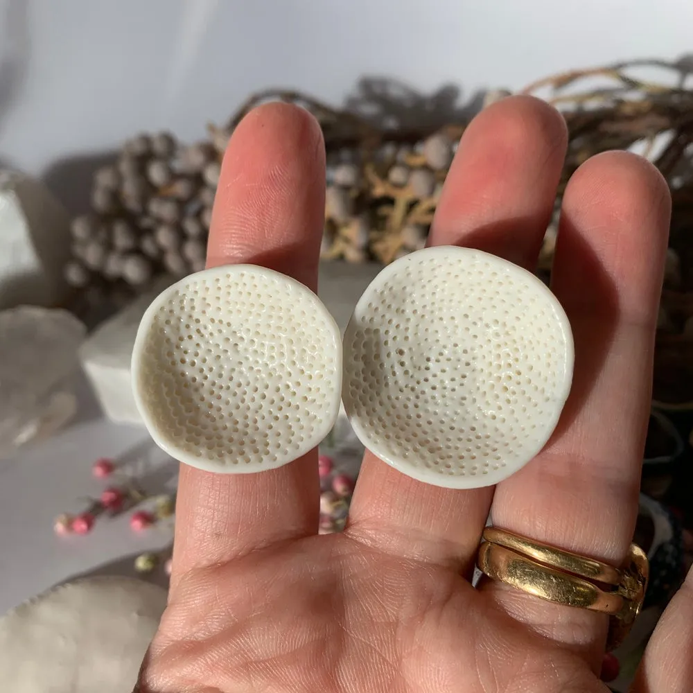 Round white ‘rock coral’ porcelain ring, choose a size