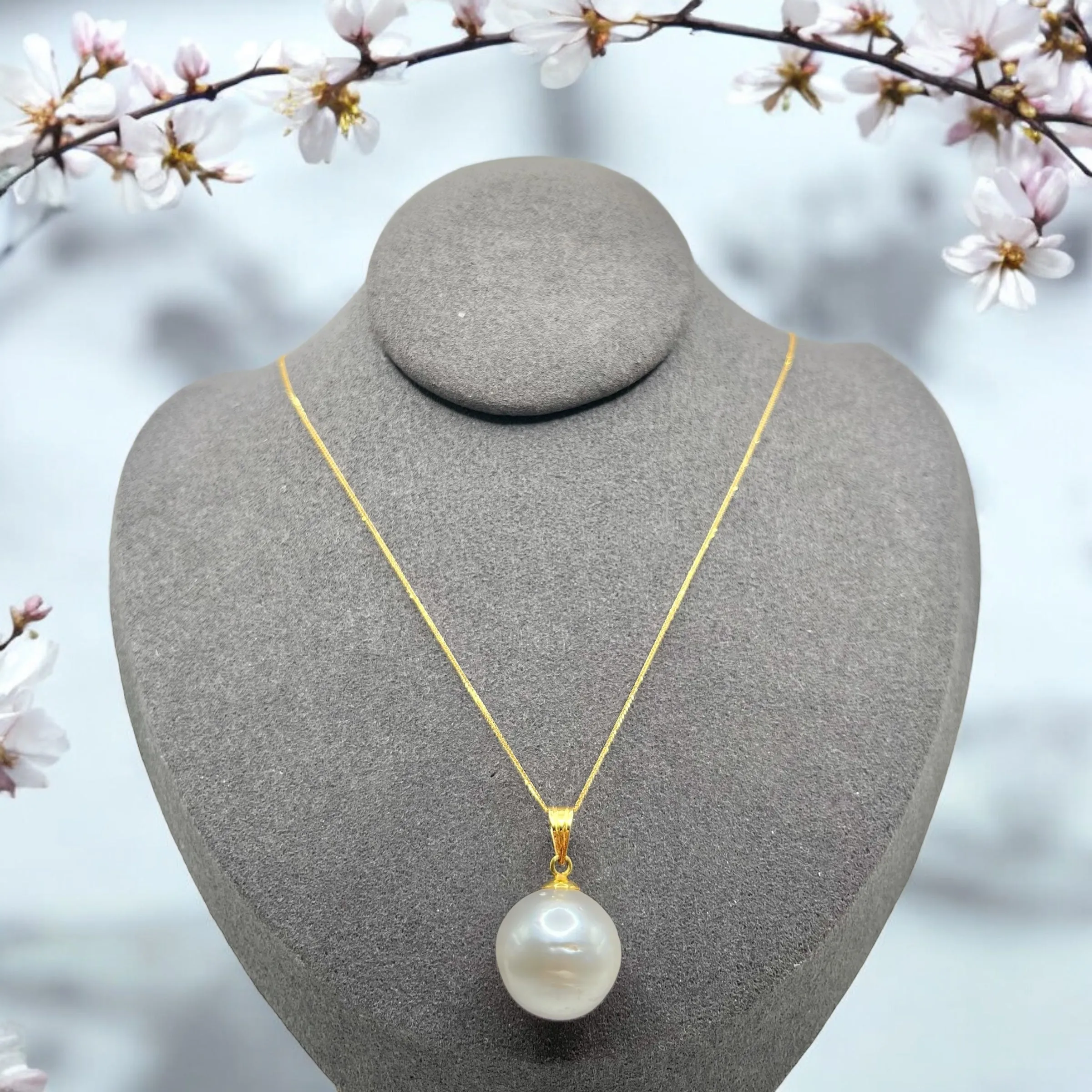 SOUTH SEA PEARL NECKLACE