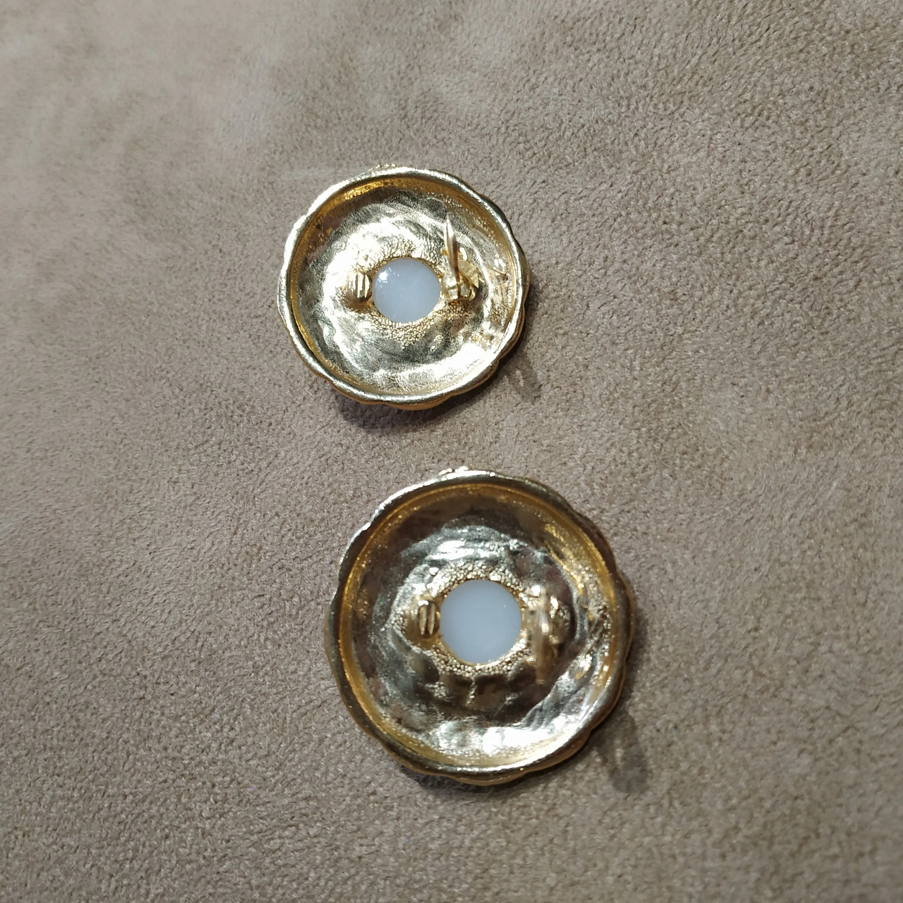 Vintage Gold Pearl Quilted Earrings Clip On
