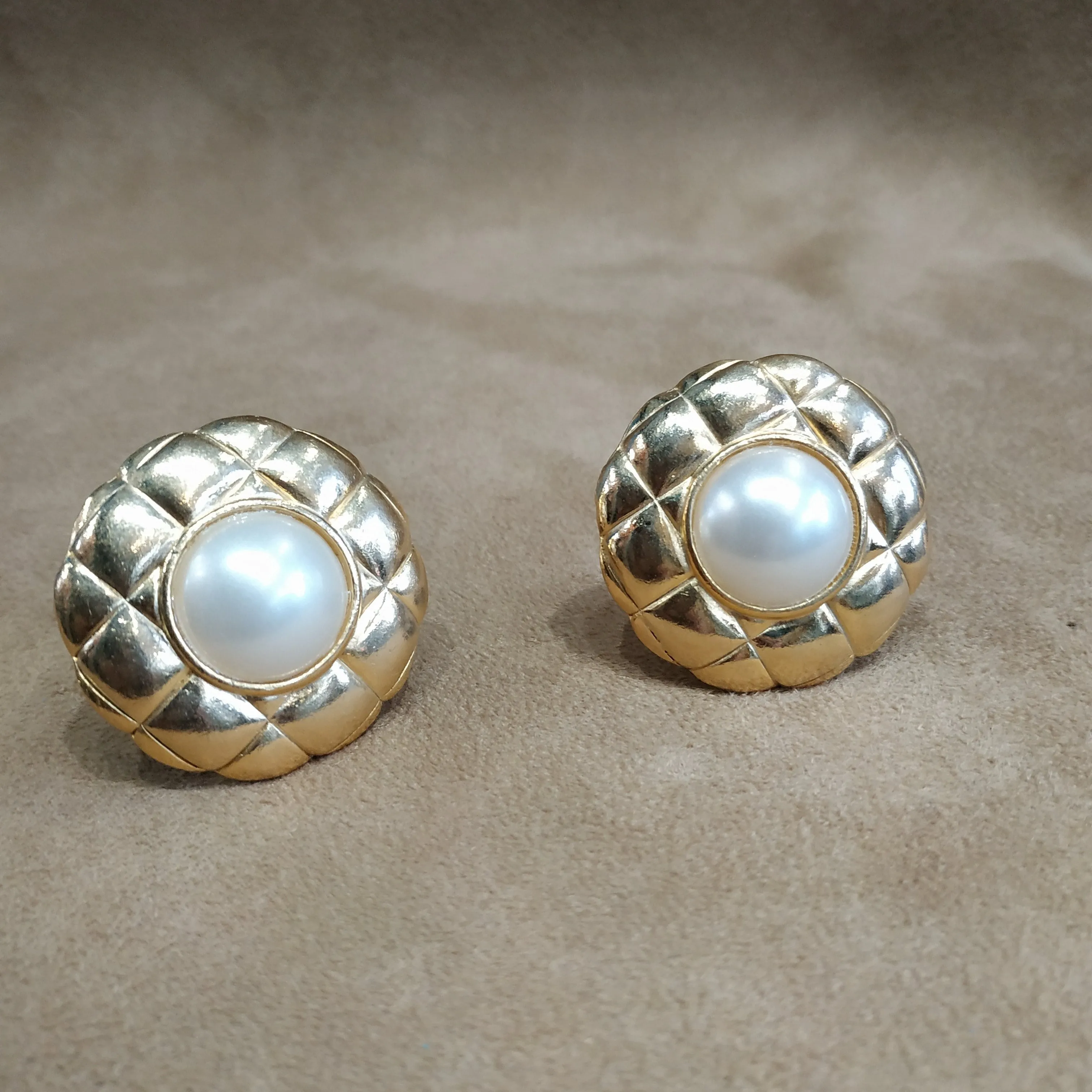 Vintage Gold Pearl Quilted Earrings Clip On