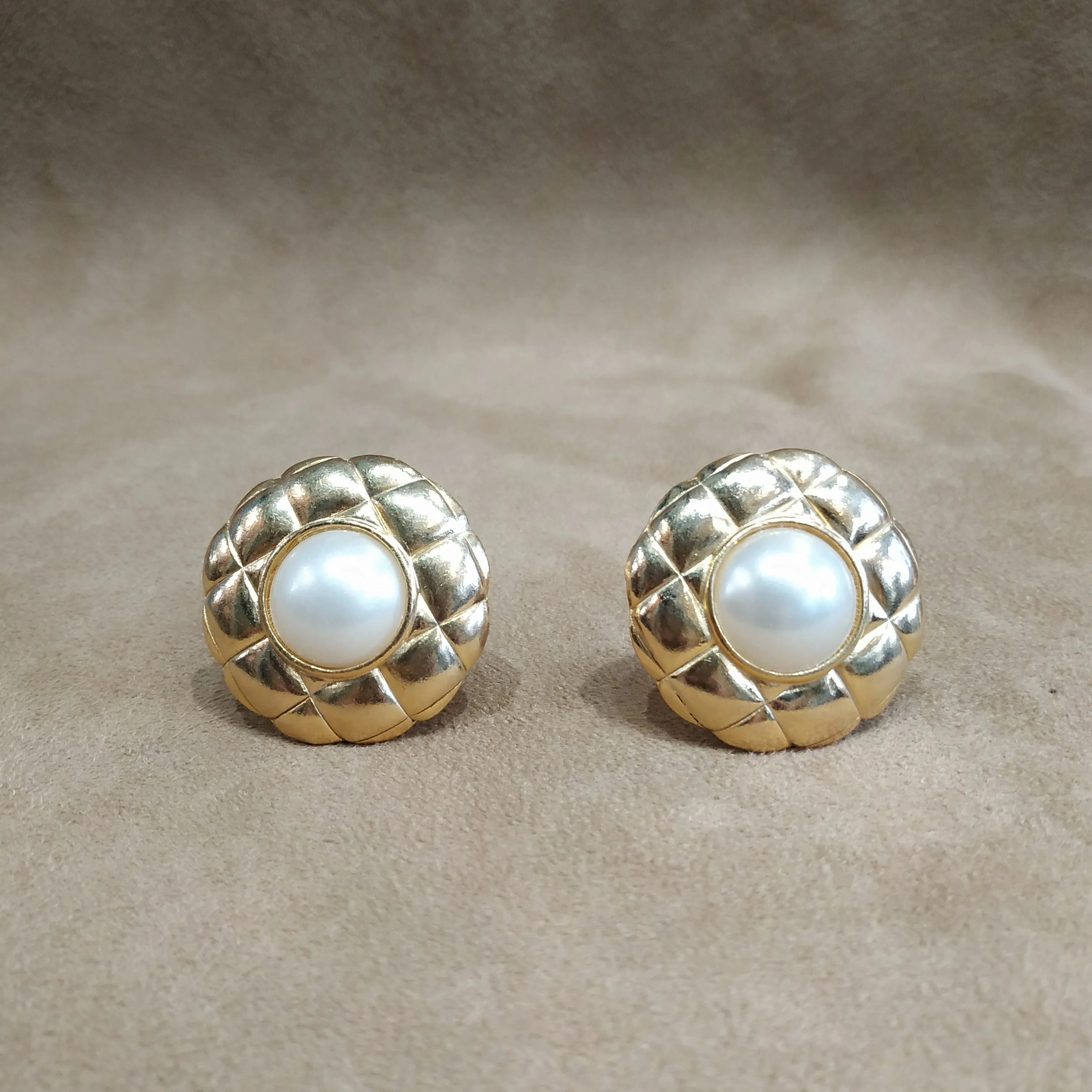Vintage Gold Pearl Quilted Earrings Clip On