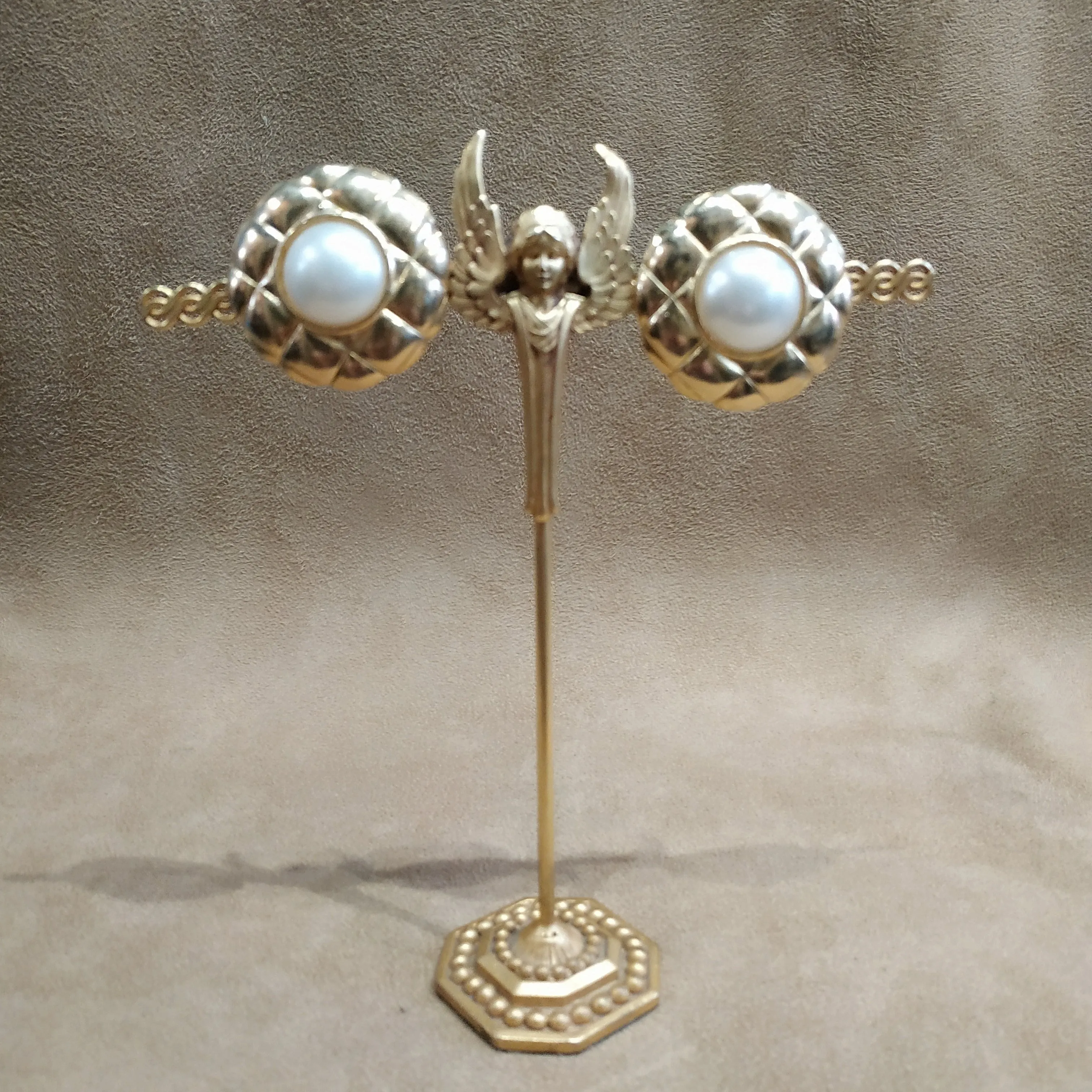 Vintage Gold Pearl Quilted Earrings Clip On