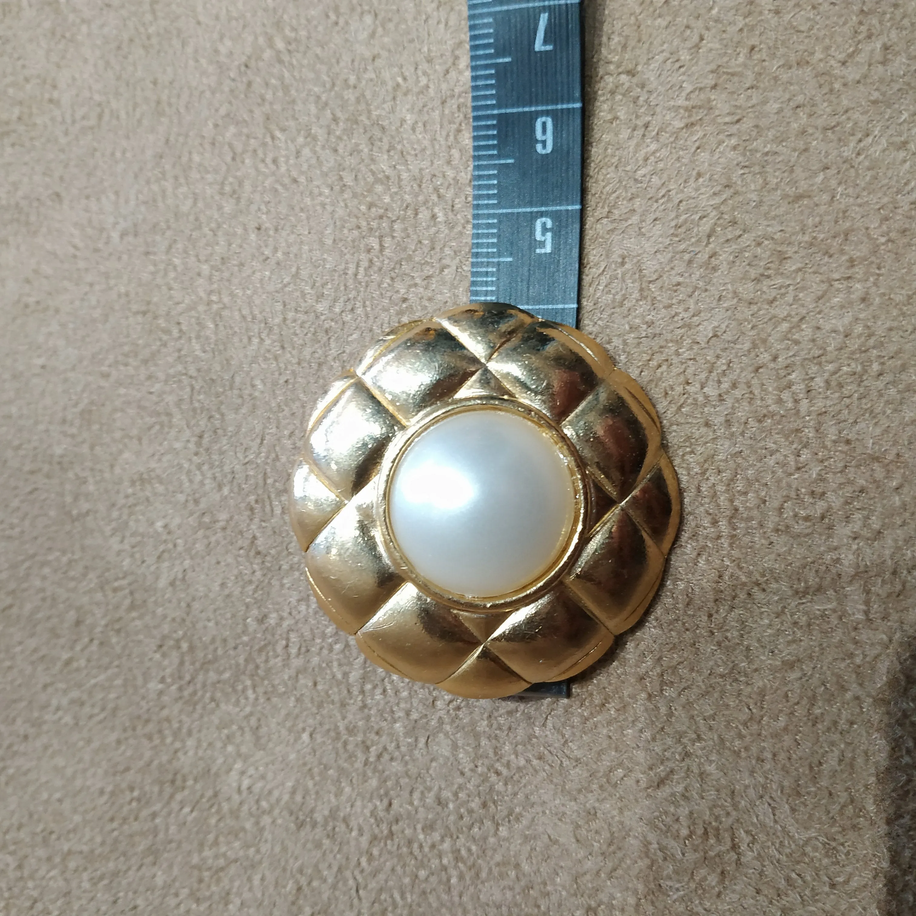 Vintage Gold Pearl Quilted Earrings Clip On
