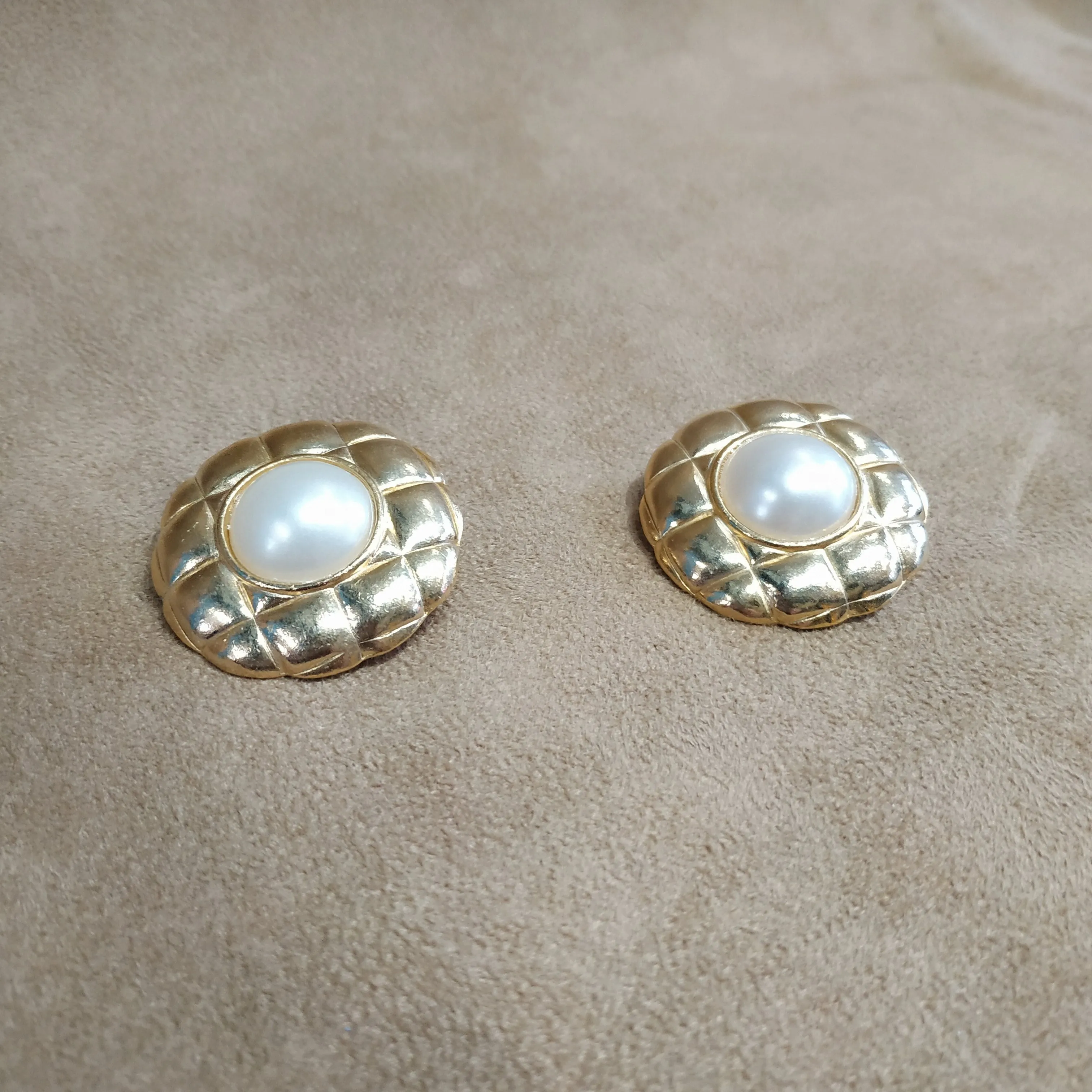 Vintage Gold Pearl Quilted Earrings Clip On