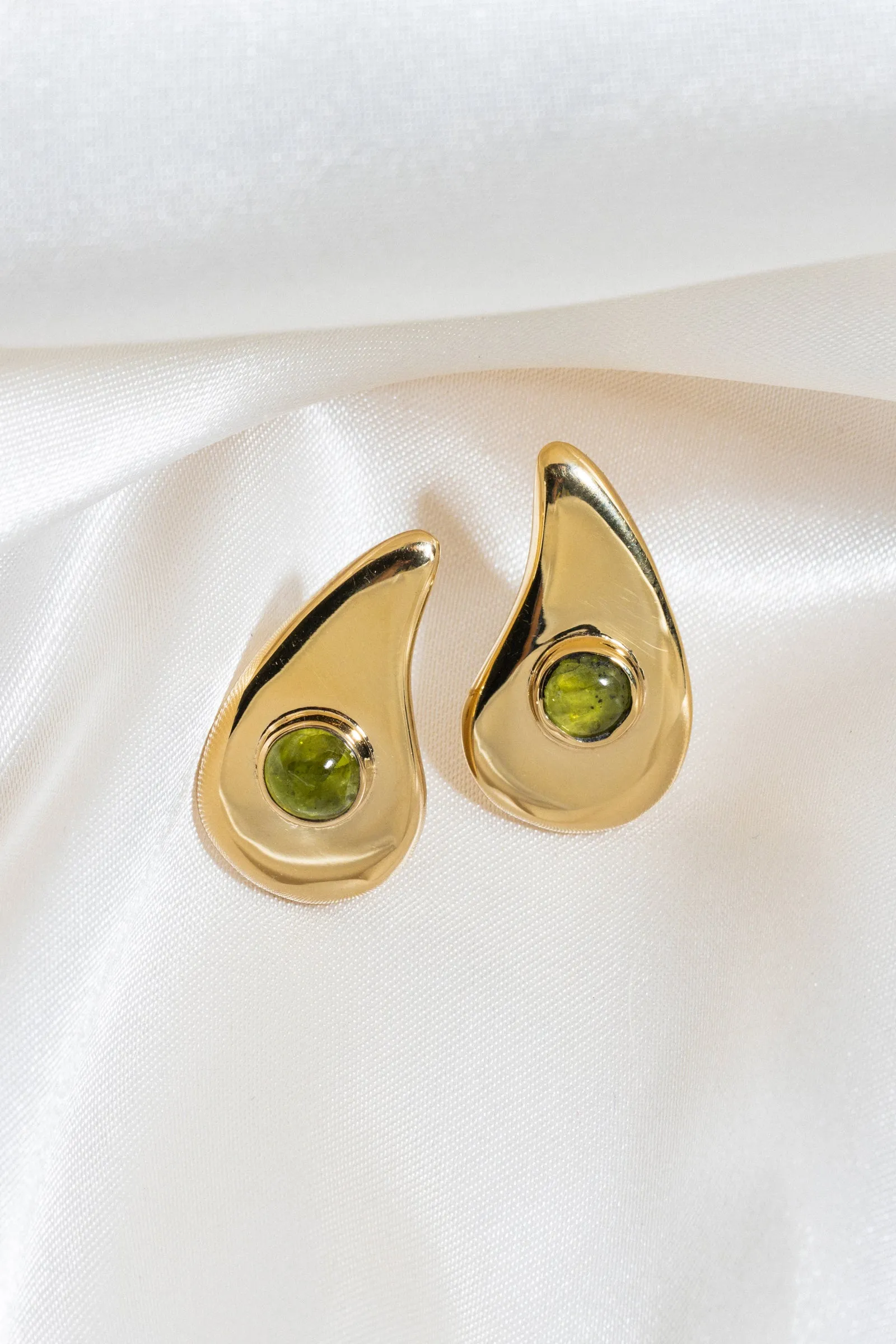Wave Earrings in Peridot