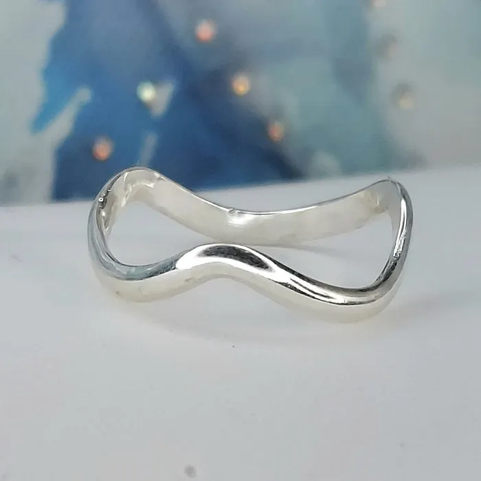 WAVY Ring (select style)